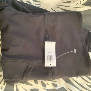 NWT - Old Navy Black Powersoft crop
leggings - Size Small petite